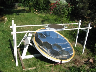 Photograph of a solar frying pan.